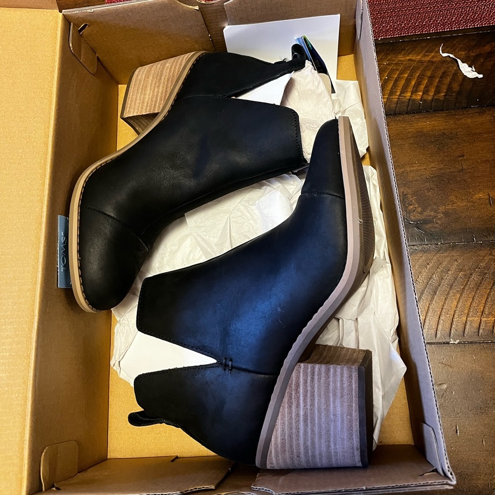 Really cute Toms booties! New in box.